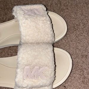 Michael Kors fluffy slides